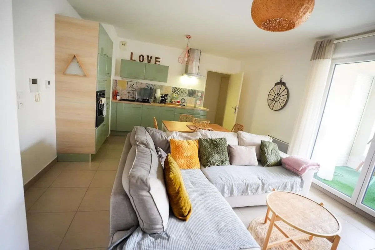 Magnigique T2 Avec Terrasse Apartment La Seyne-sur-Mer France